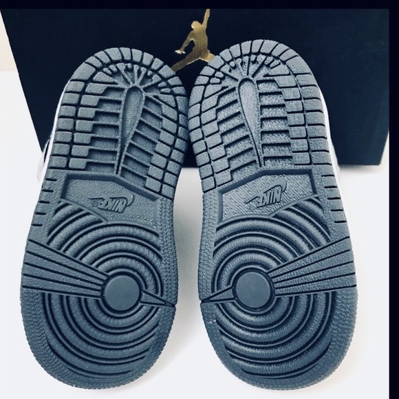 NIKE Toddler Jordan Retro 1 Basketball Shoes - Picture 6 of 8